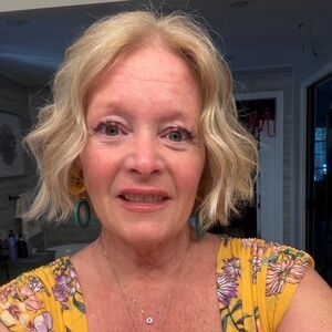 Meet your Posher, Lisa